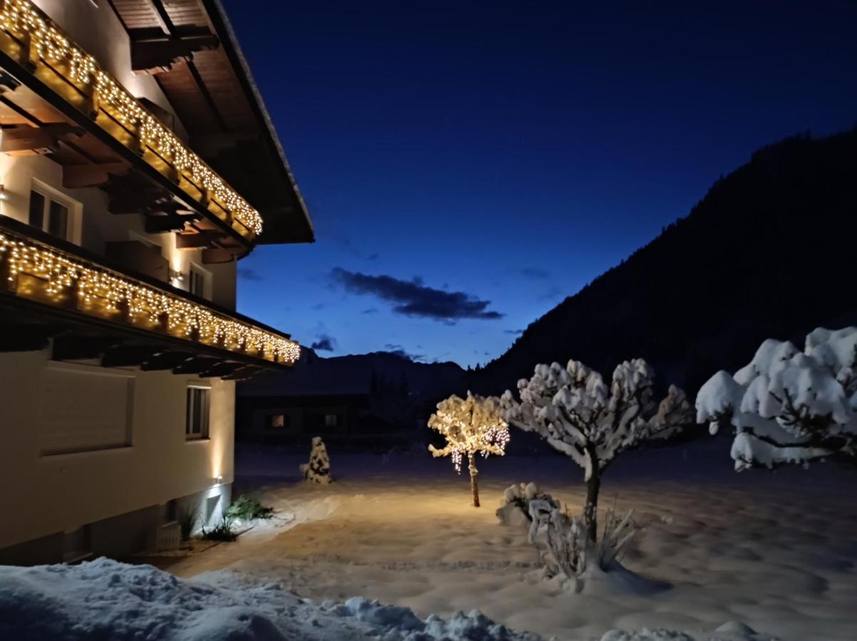 Gaestehaus Walpurga Russbach am Pass Gschütt Exterior foto